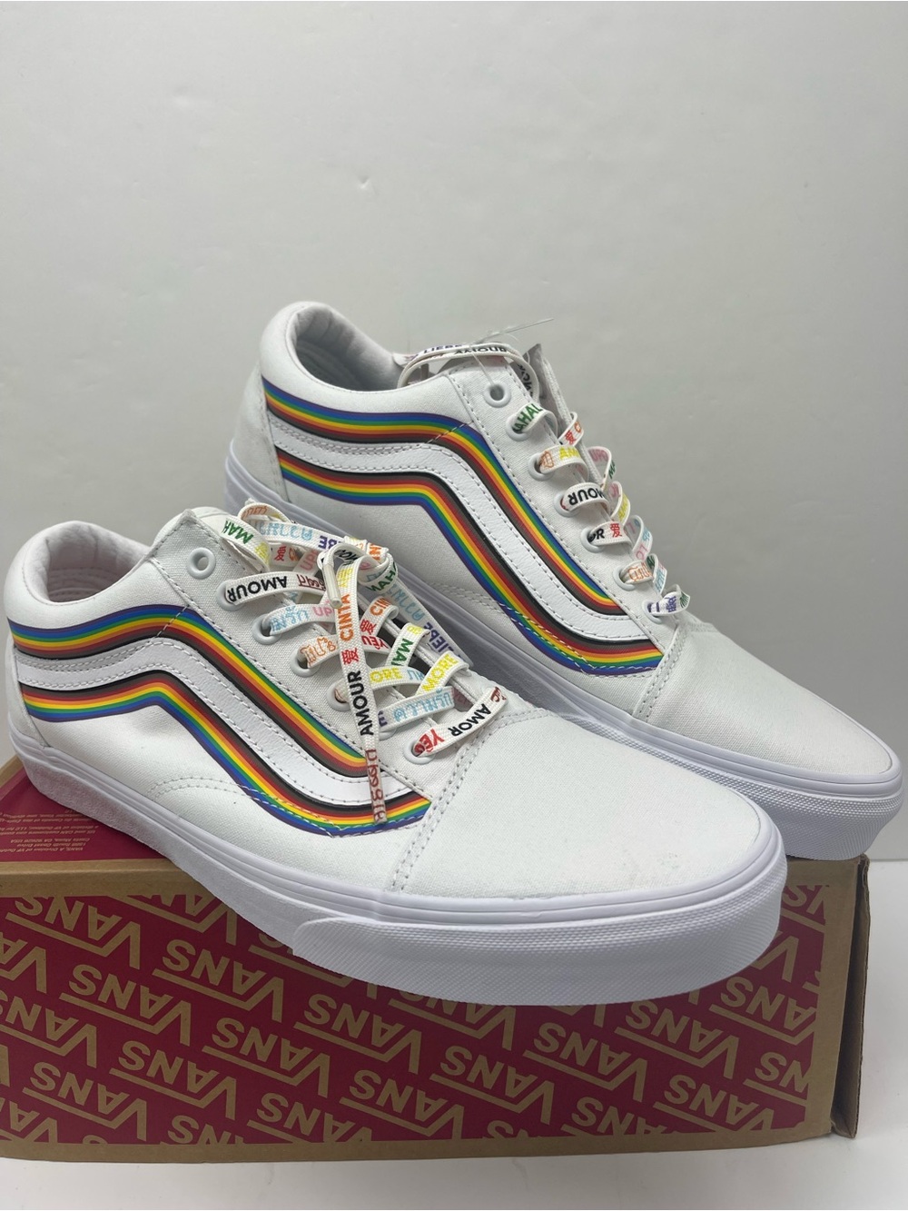 Vans Men’s 12 Old Skool (Pride) White/True White
VN0A5KRFB5U Sneakers - Picture 4 of 16